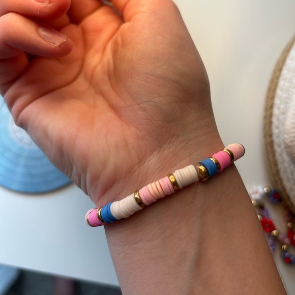 Love Taylor swift friendship bracelet - Picture 2 of 3